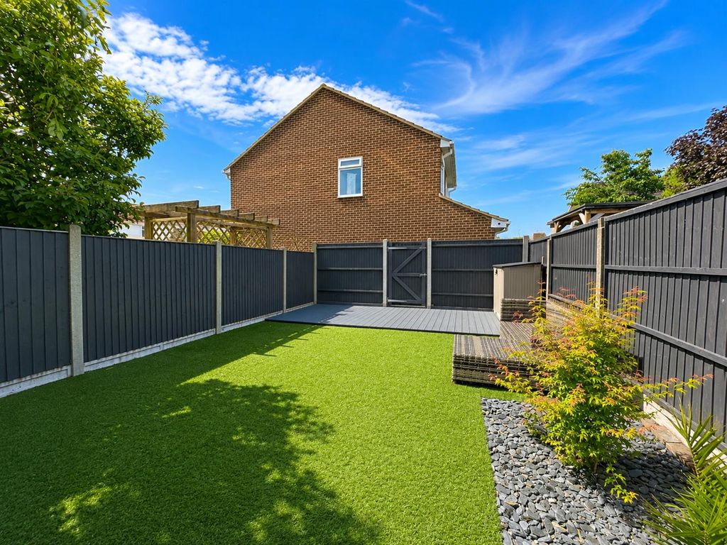 Property photo 3 of 14 91440810-9725-40Bb-96Be-536Aeaa051d2.Png