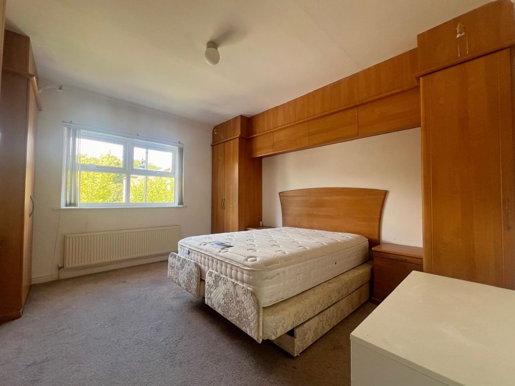 Property photo 3 of 8 Photo-2024-09-03-13-44-49 (2)