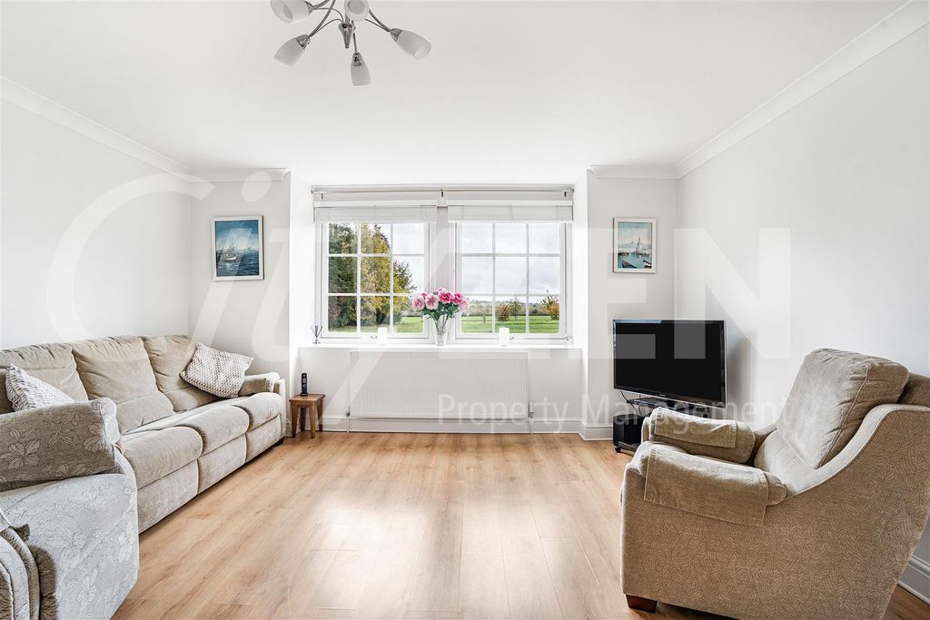 Property photo 3 of 25 Reception