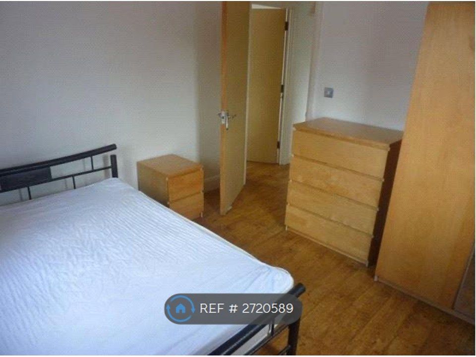 Property photo 3 of 8 Master Bedroom