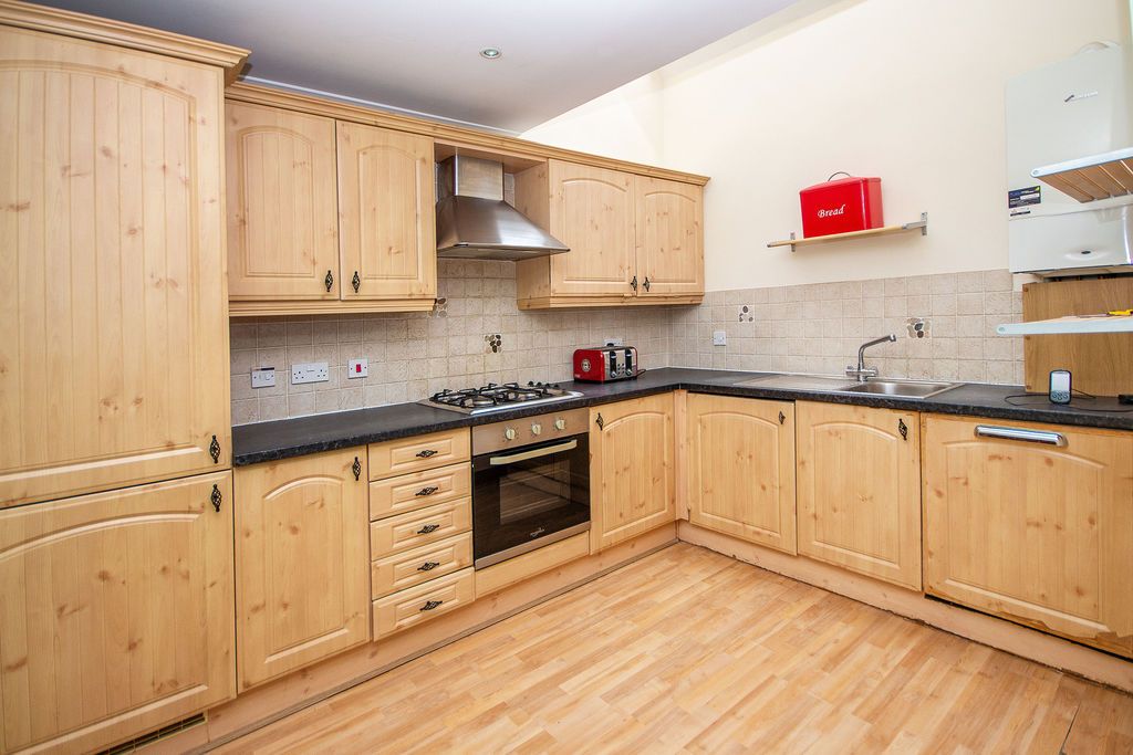 Property photo 3 of 14 Kitchen