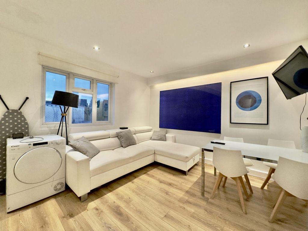 Property photo 1 of 7 2 Bed First Floor Flat Available To Be Let In Clapham