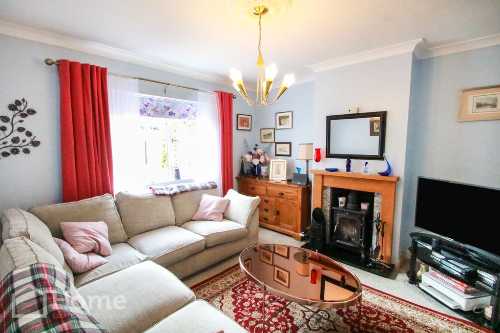 Property photo 2 of 23