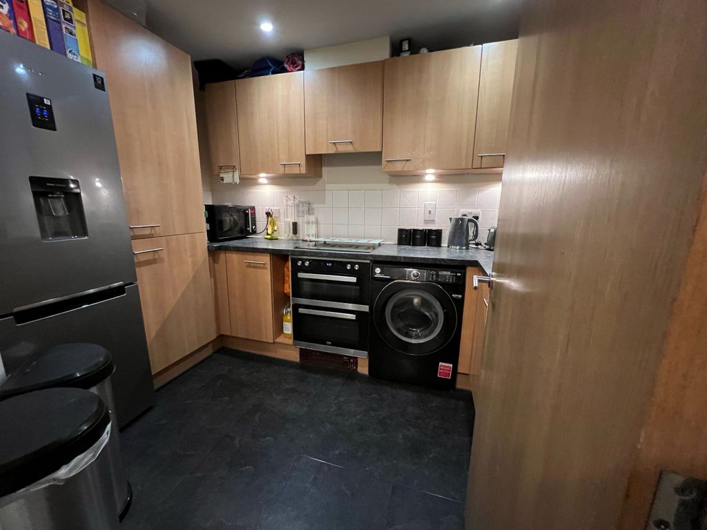 Property photo 3 of 12 Kitchen 2.Jpg