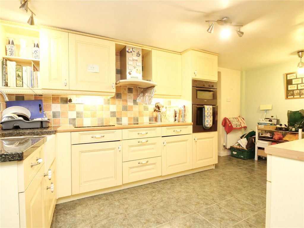 Property photo 3 of 25 Picture No. 15