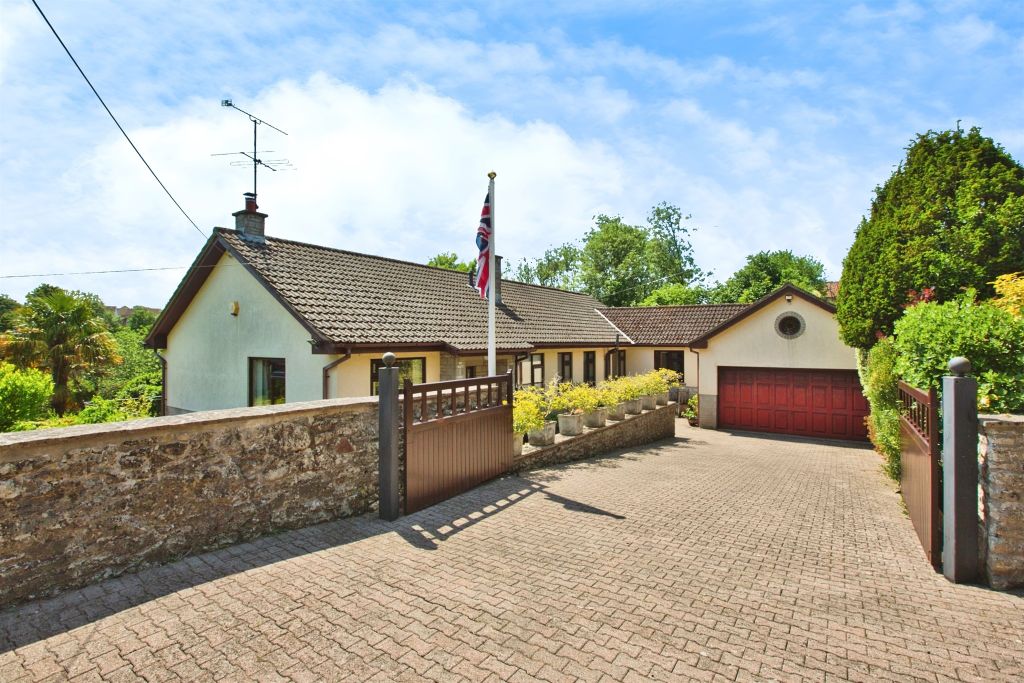 Property photo 2 of 34