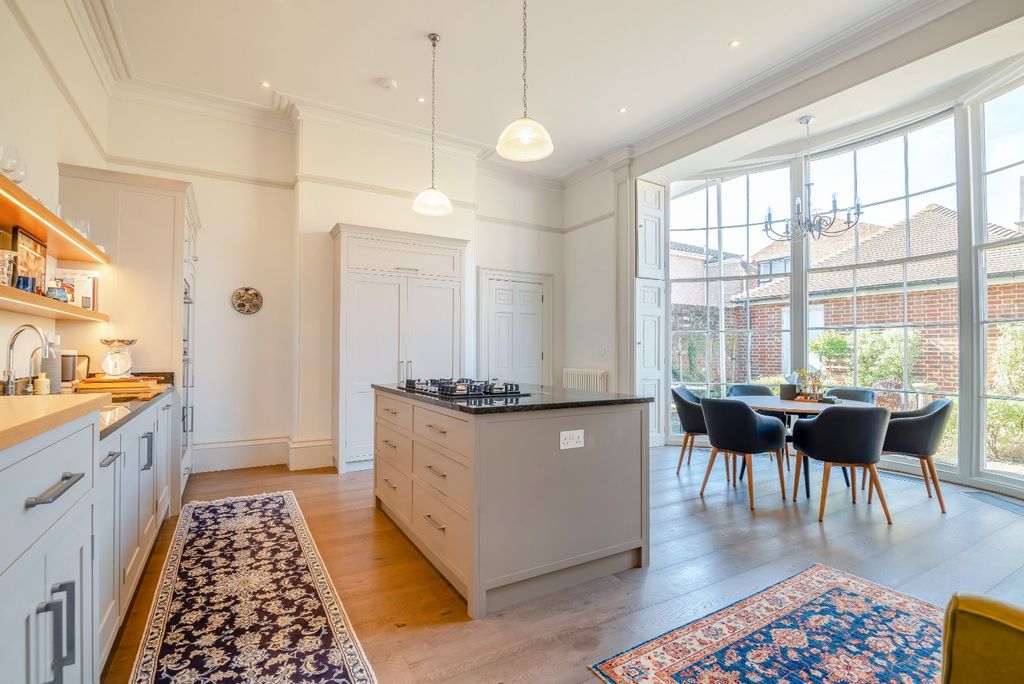 Property photo 3 of 19 Kitchen/Dining Room