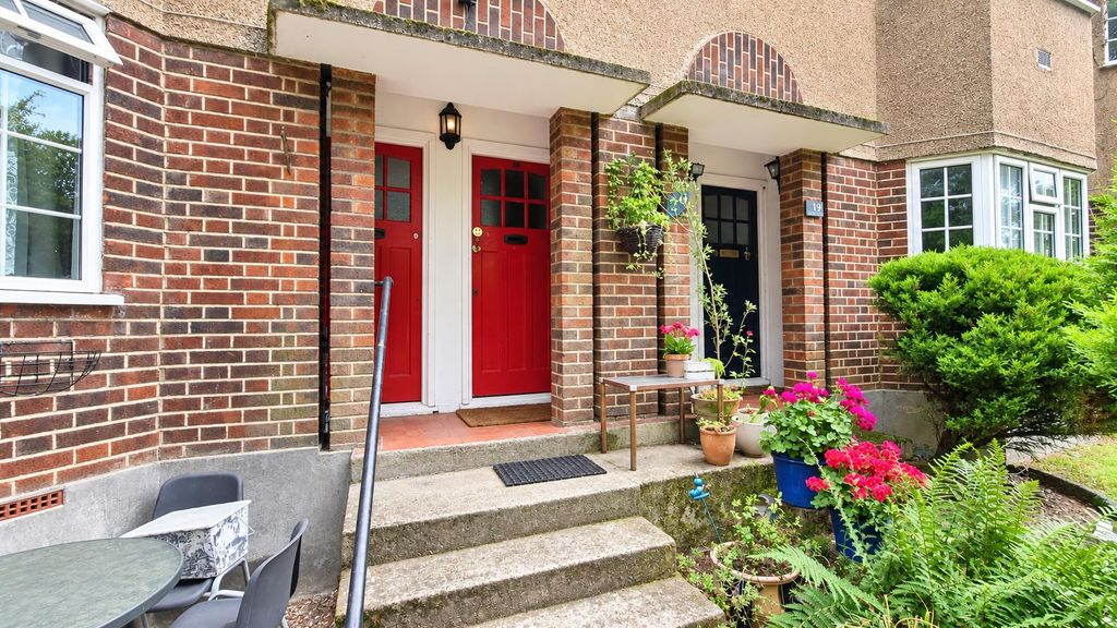Property photo 2 of 12