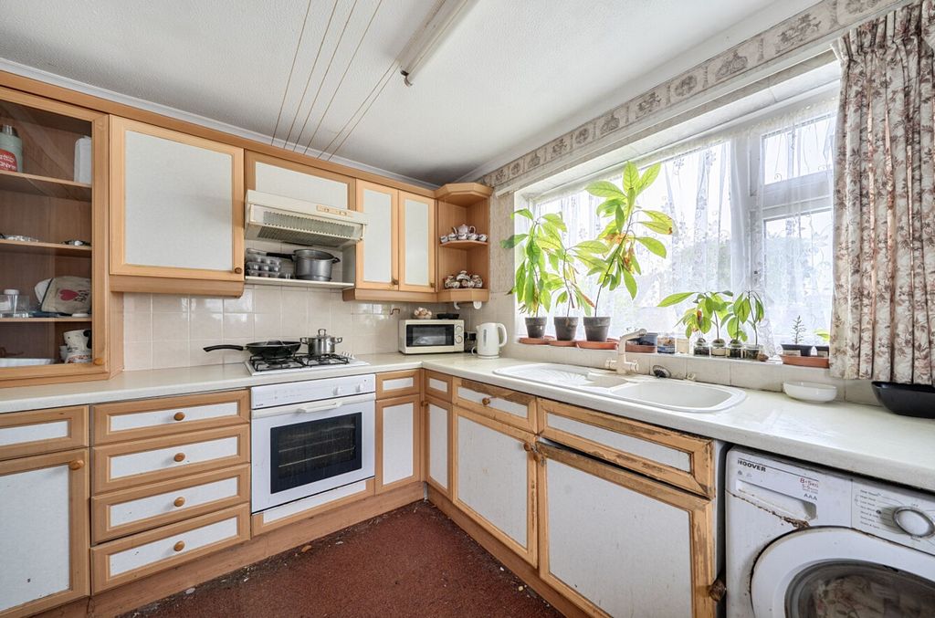 Property photo 3 of 19
