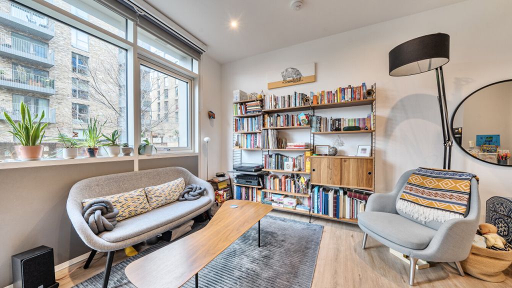 Property photo 2 of 20