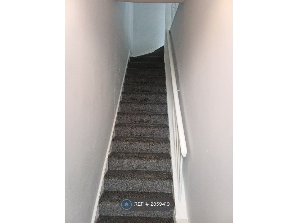 Property photo 1 of 7 Stairs