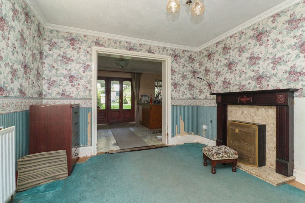 Property photo 3 of 12 Picture 3