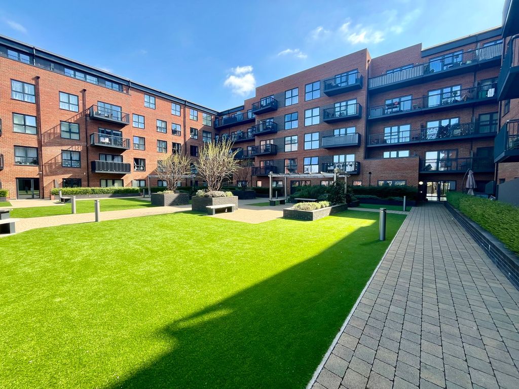 Property photo 2 of 18