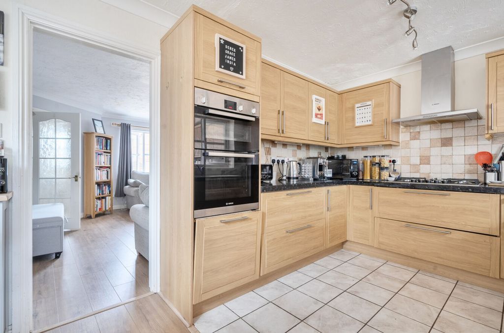 Property photo 2 of 18