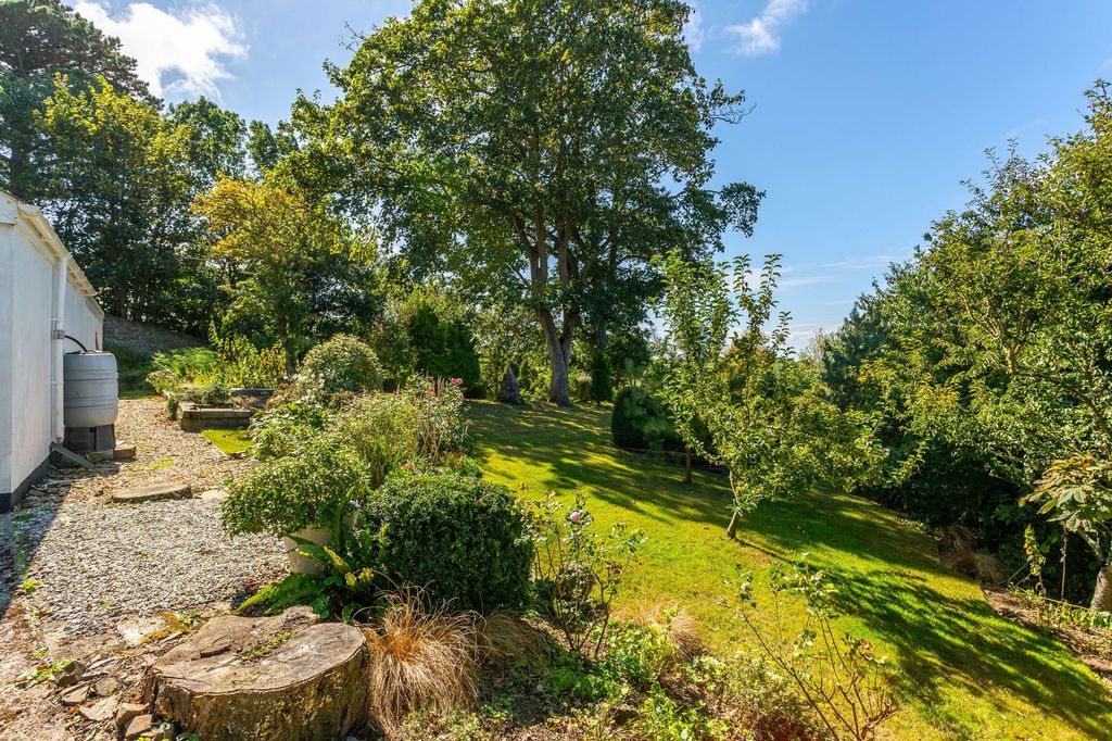 Property photo 2 of 46