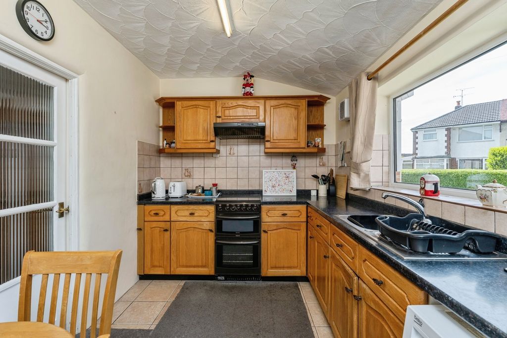 Property photo 2 of 26 Kitchen