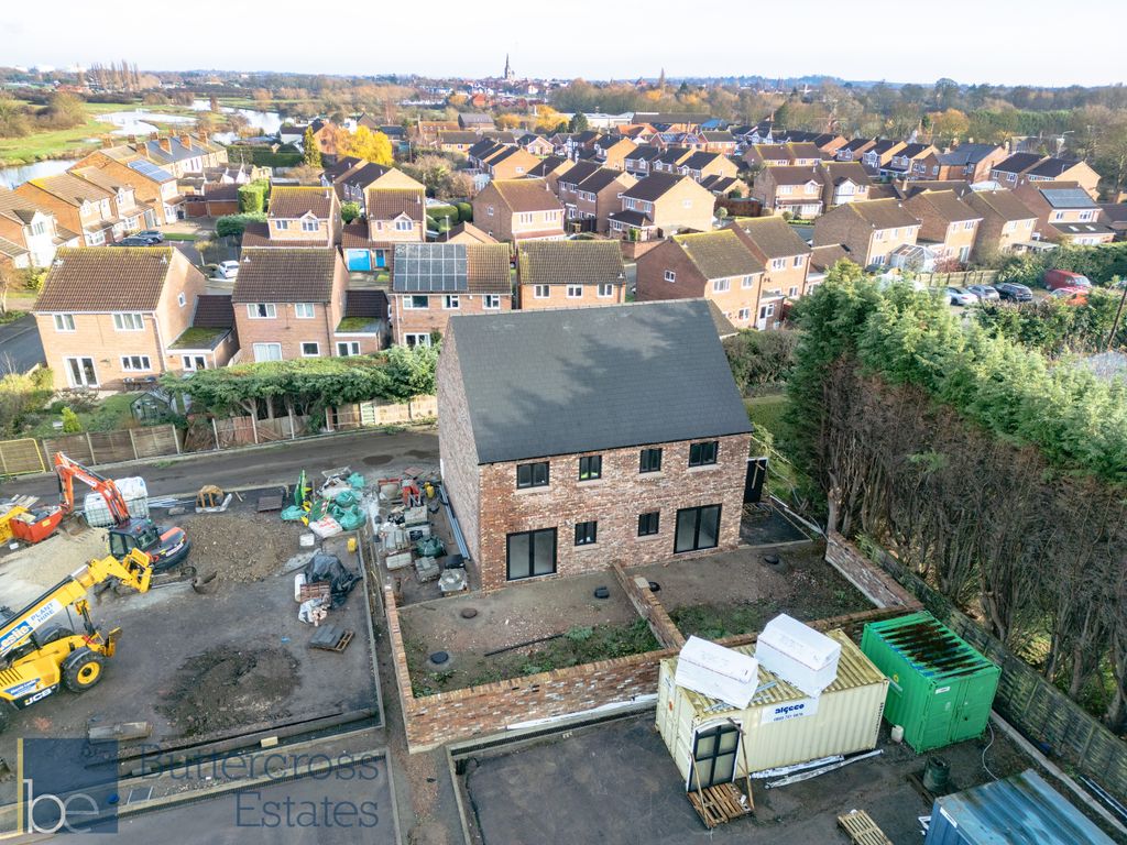 Property photo 3 of 9 Mills Drive