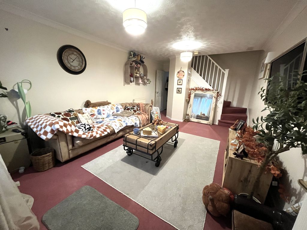 Property photo 3 of 11