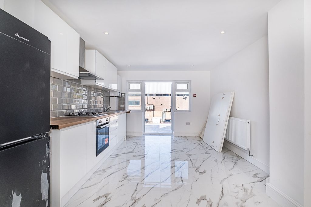 Property photo 1 of 10 2-32-Gambole-Road...