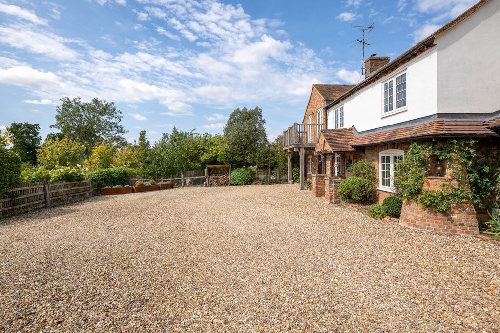 Property photo 3 of 41