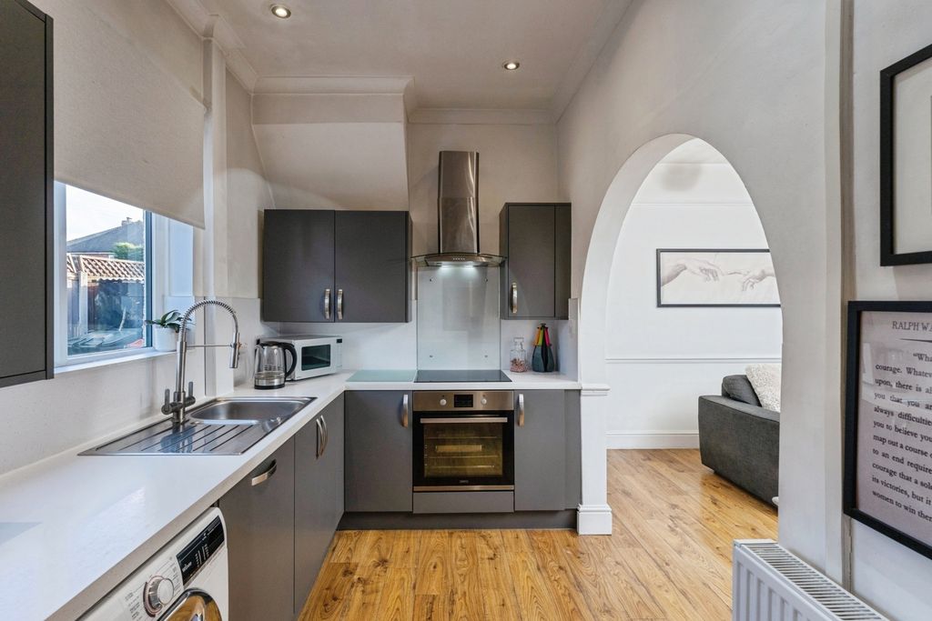 Property photo 3 of 20 Pbox-Img.Jpg