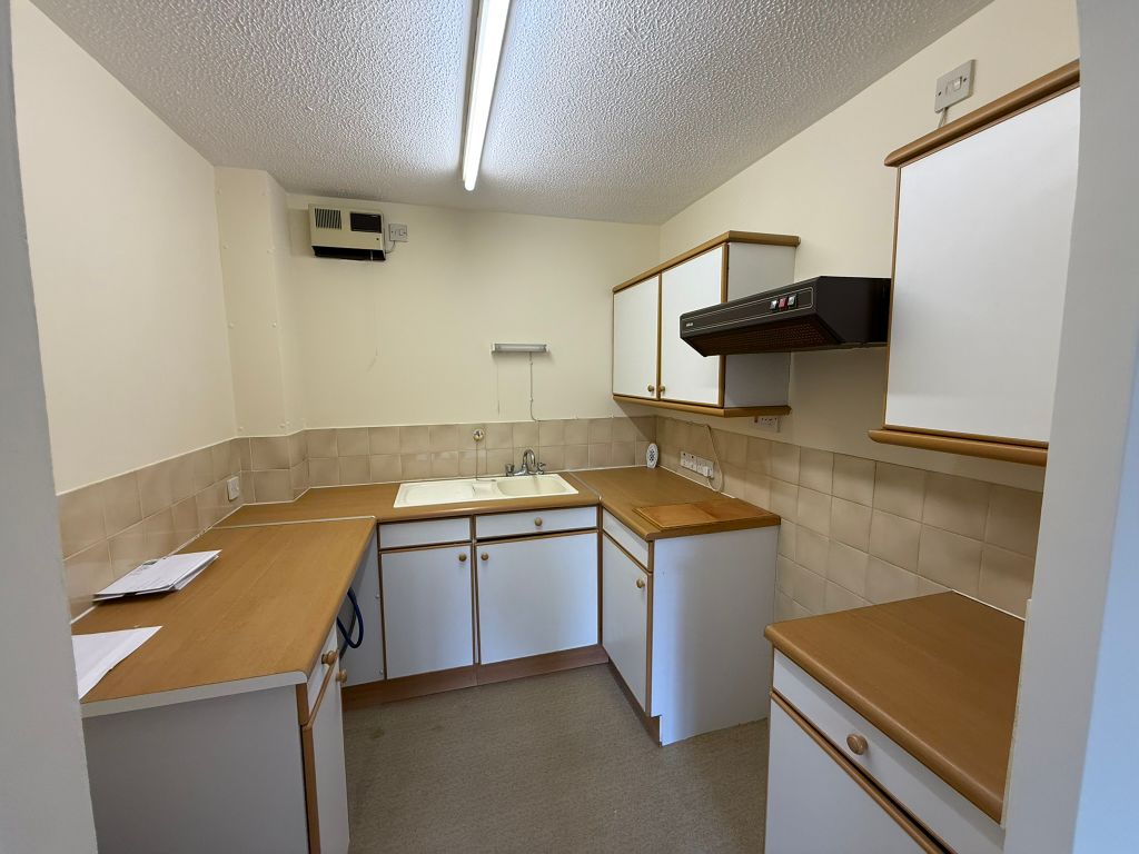 Property photo 2 of 8 Kitchen