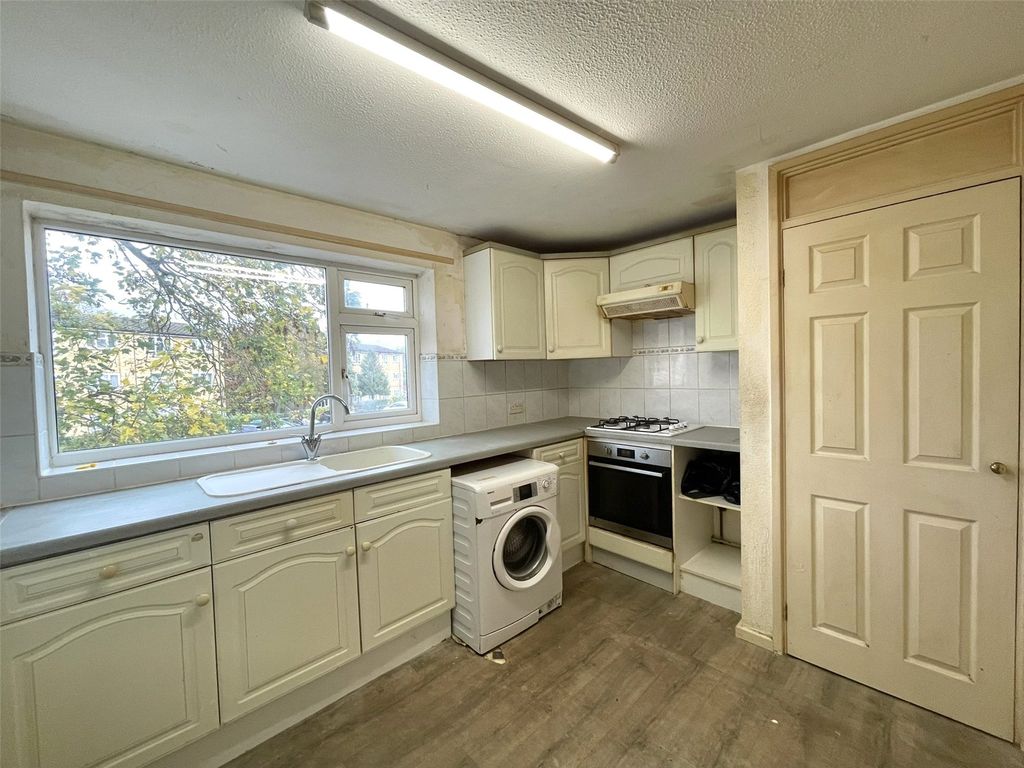 Property photo 3 of 11 Picture No. 18