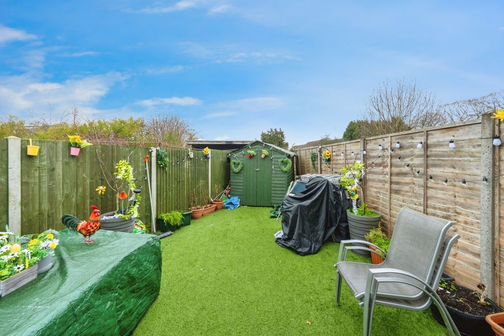 Property photo 2 of 20