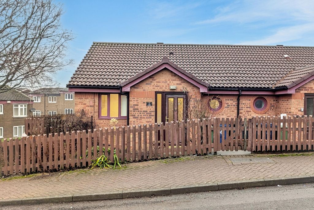 Property photo 1 of 13 1 St. Patricks Walk, Gateshead, Tyne And Wear, Ne10 9Hf