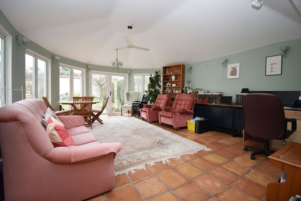 Property photo 2 of 13