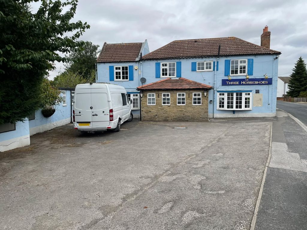 Property photo 1 of 2