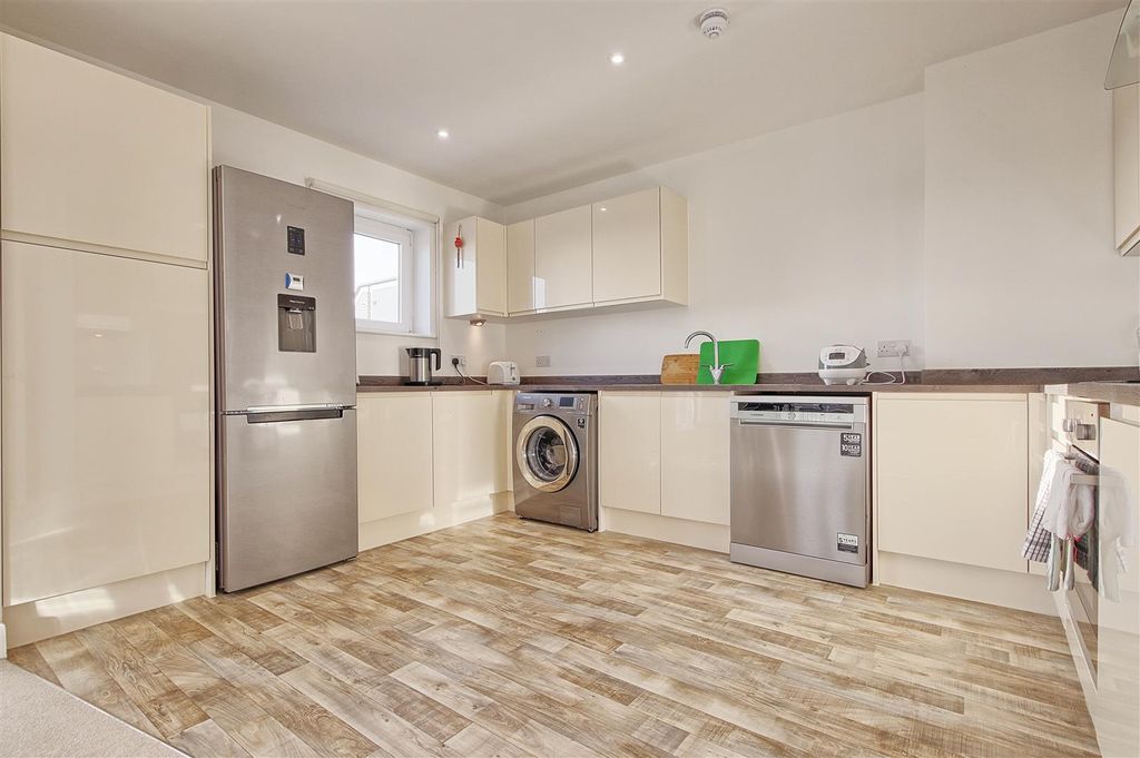 Property photo 2 of 18 Kitchen.Jpg