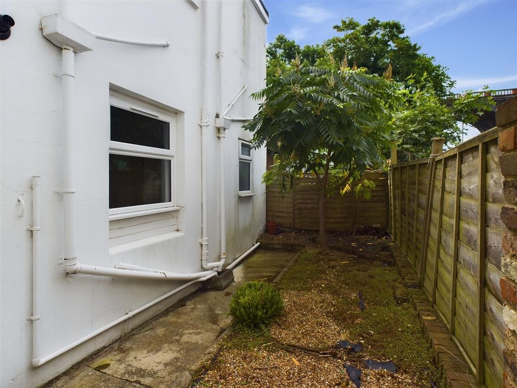 Property photo 3 of 9 Cam02534G0-Pr0297-Still009.Jpg