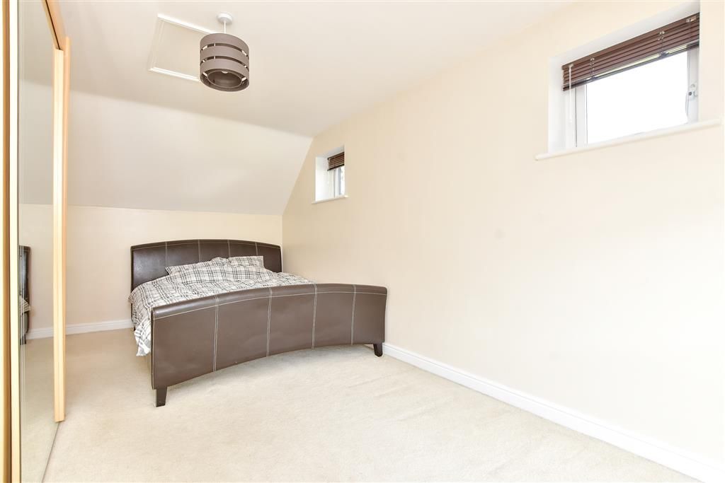 Property photo 3 of 10 Bedroom