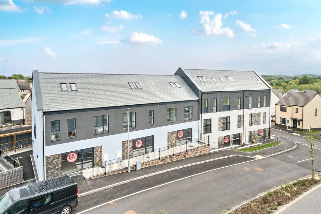 Property photo 1 of 10 External