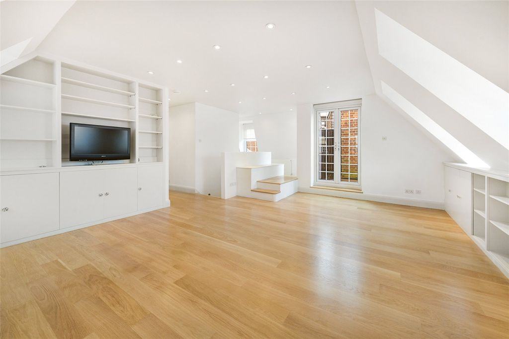 Property photo 2 of 17 Picture No. 03