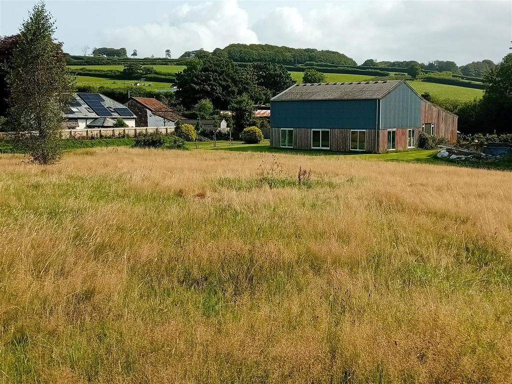 Property photo 2 of 10 Barn & Land