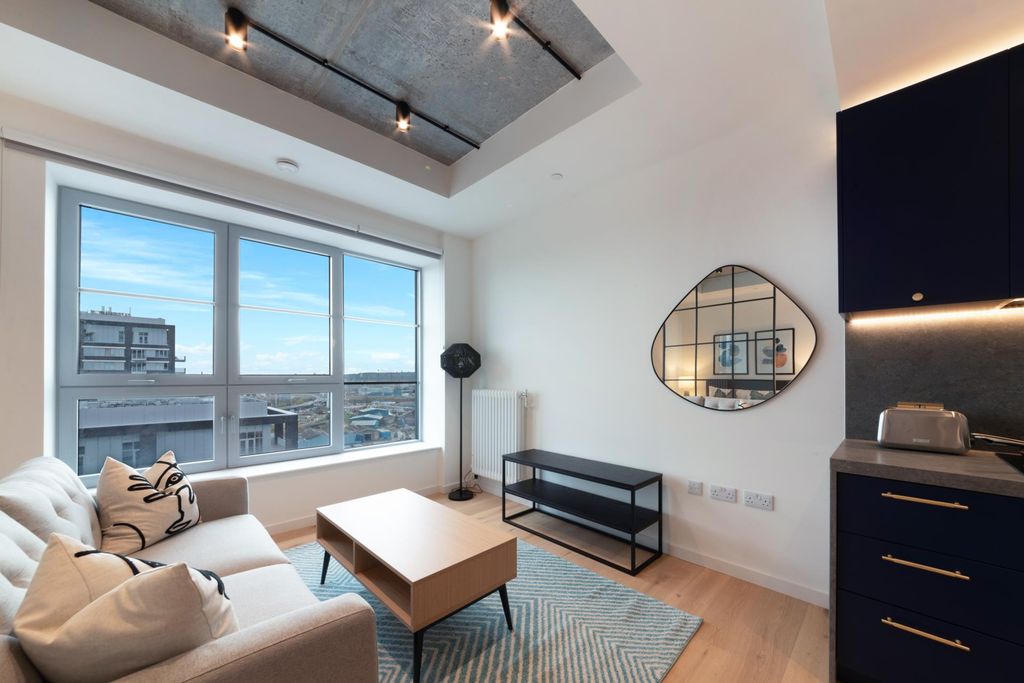 Property photo 3 of 9