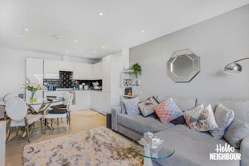 Property photo 2 of 11 Photo 1