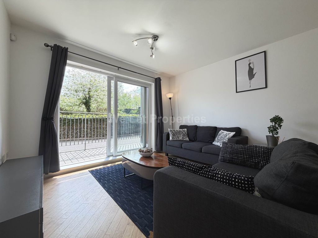 Property photo 2 of 21