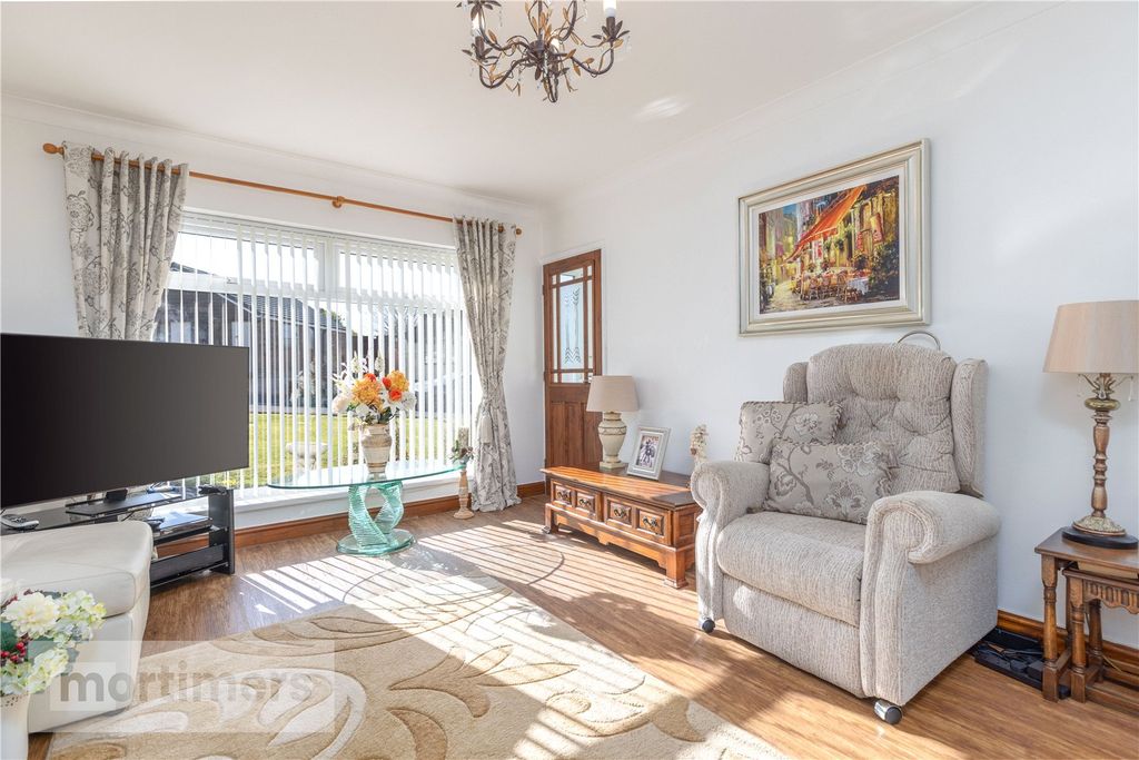 Property photo 3 of 18 Living Room