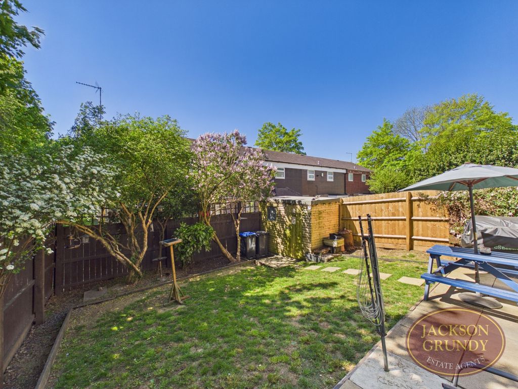 Property photo 2 of 17 Waypost Court