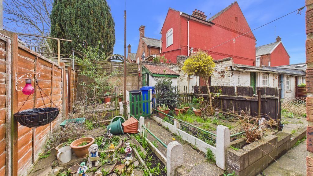 Property photo 2 of 11