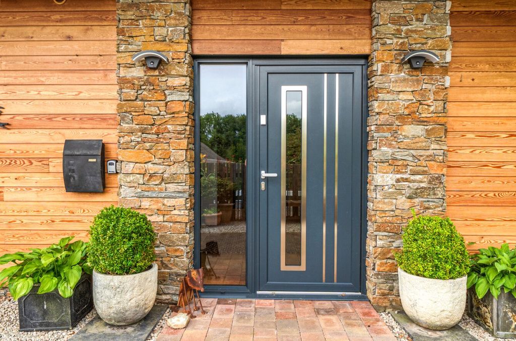 Property photo 3 of 15 Entrance