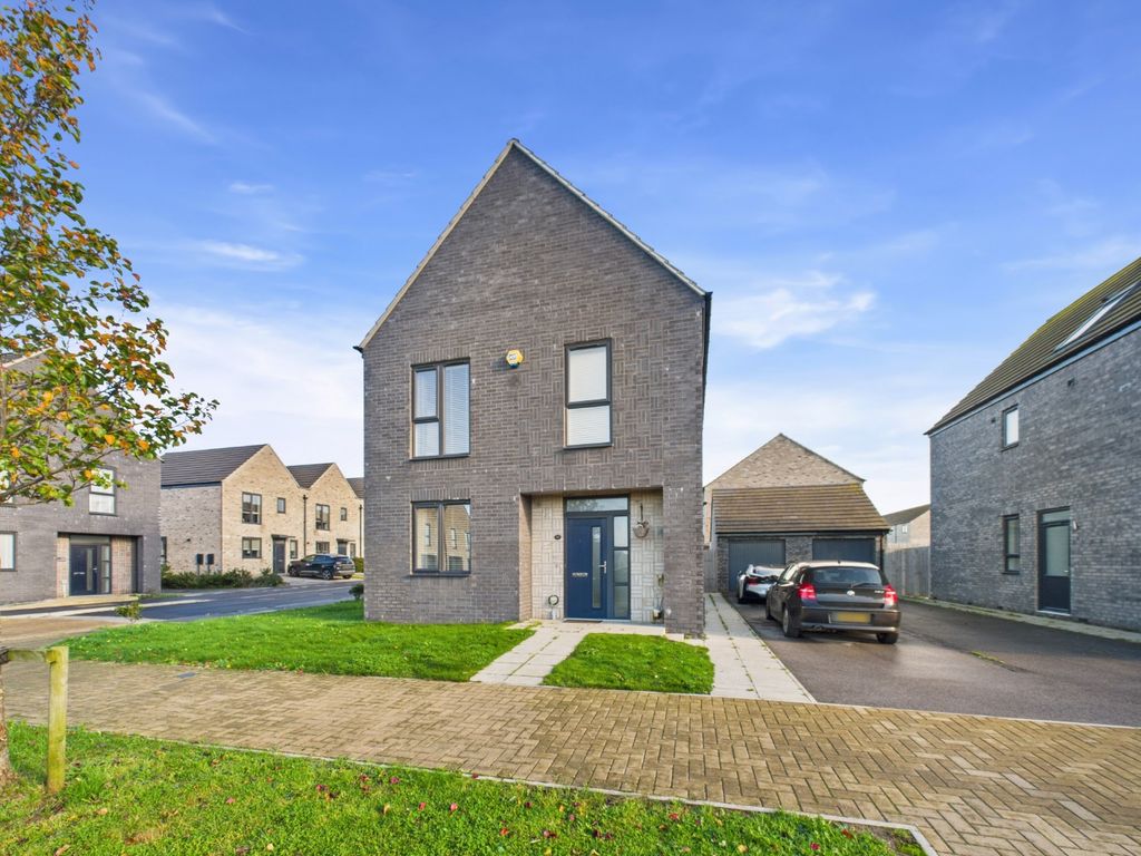 Property photo 1 of 18 4610193