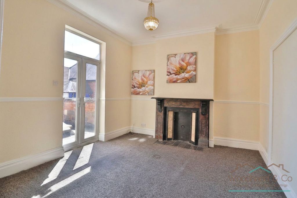 Property photo 2 of 16 Dining Room