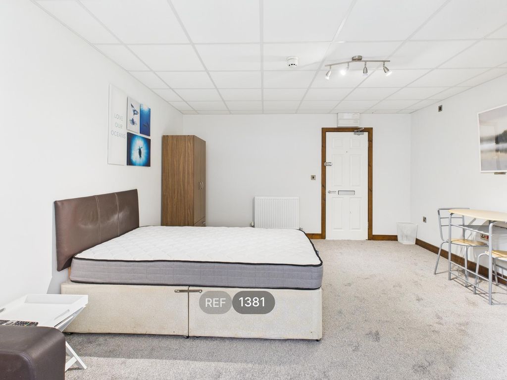 Property photo 3 of 13 Bedroom &amp; Living Space