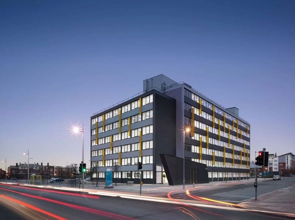 Property photo 1 of 6 2ee2F194Aefdab117d988d479B287B3Esthughsimage5Jpg.Jpeg