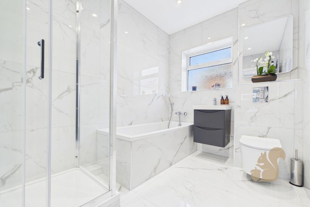 Property photo 3 of 21 Cam01659G0-Pr0601-Still009.Jpg