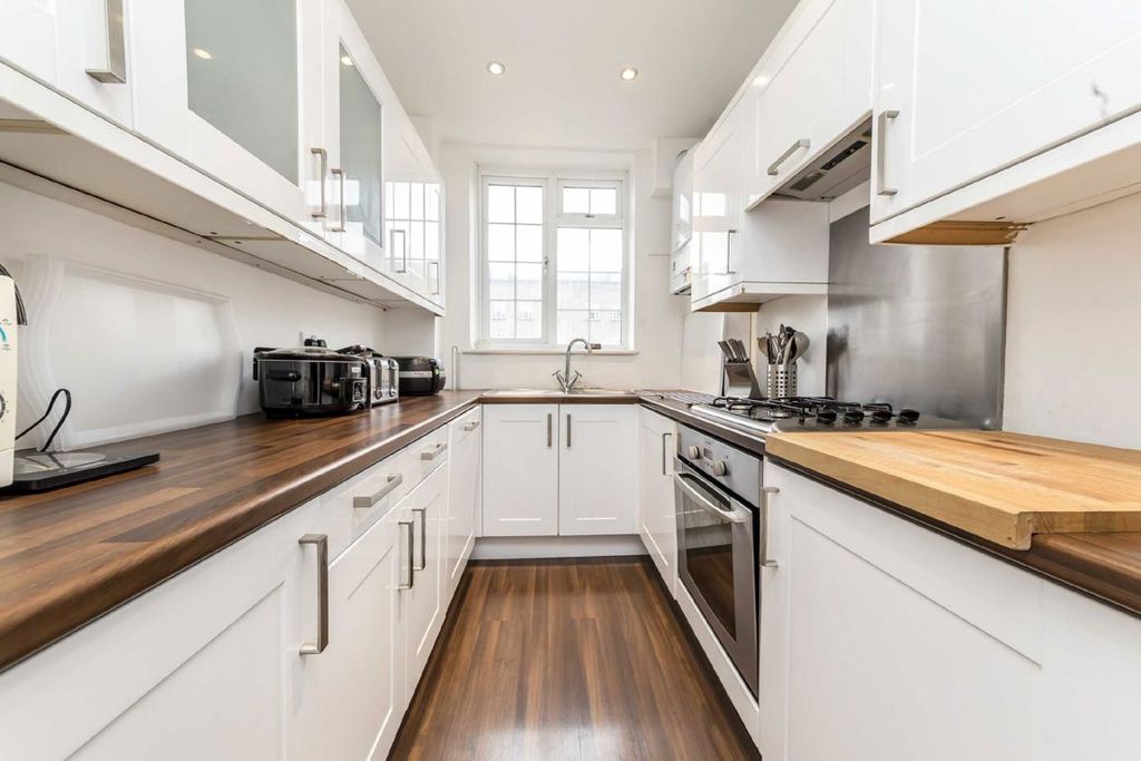 Property photo 3 of 5